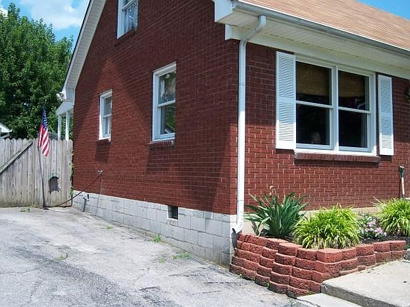 2nd image of 114 Garden Park Dr