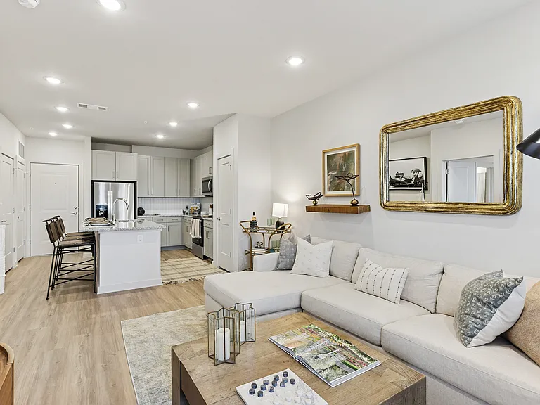 Upland Emerson — Photo 31