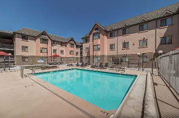4 bed, 1245 sqft, $555 — Photo 2