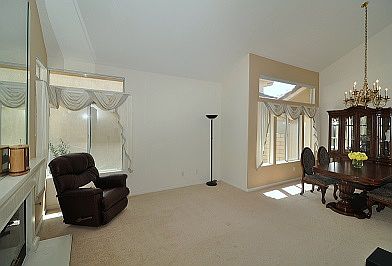 Living room .