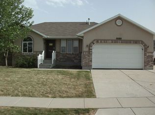 5203 W Shaggy Peak Dr, Riverton, UT 84065