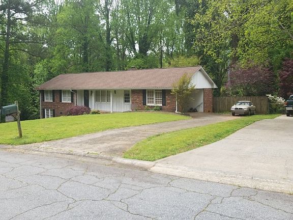 2nd image of 733 Kiowa Dr