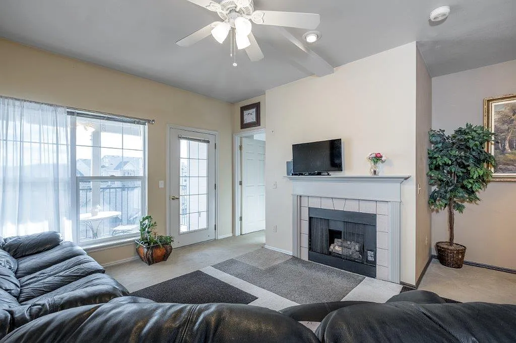 2 bed, 1275 sqft, $2,800 — Photo 1
