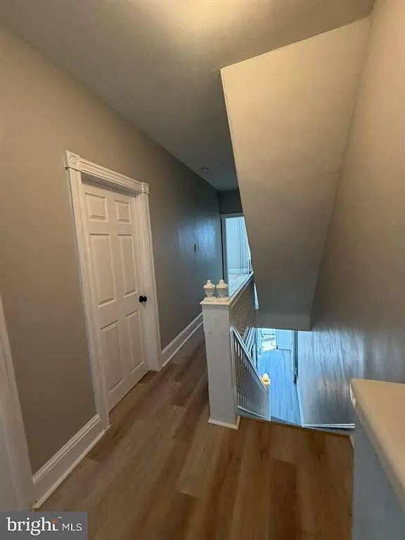 5 bed, 1.5 bath, 2454 sqft, $3,000 — Photo 3