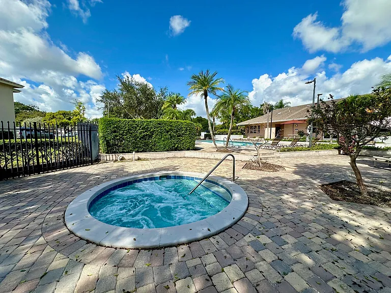 640 Cypress Club Way #G — Photo 20