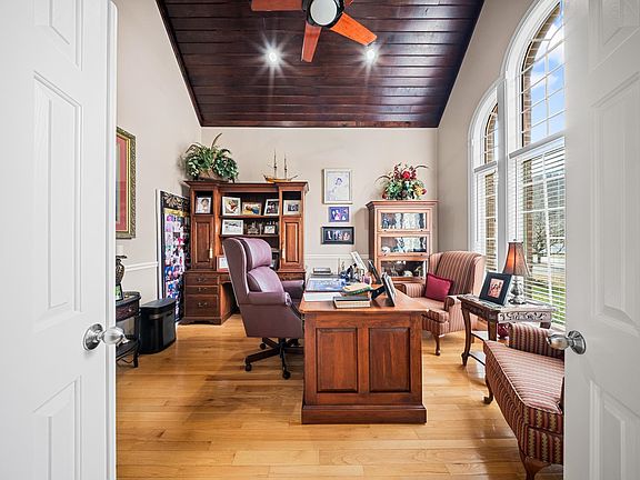 4th image of 446 Cedar Creek Rd