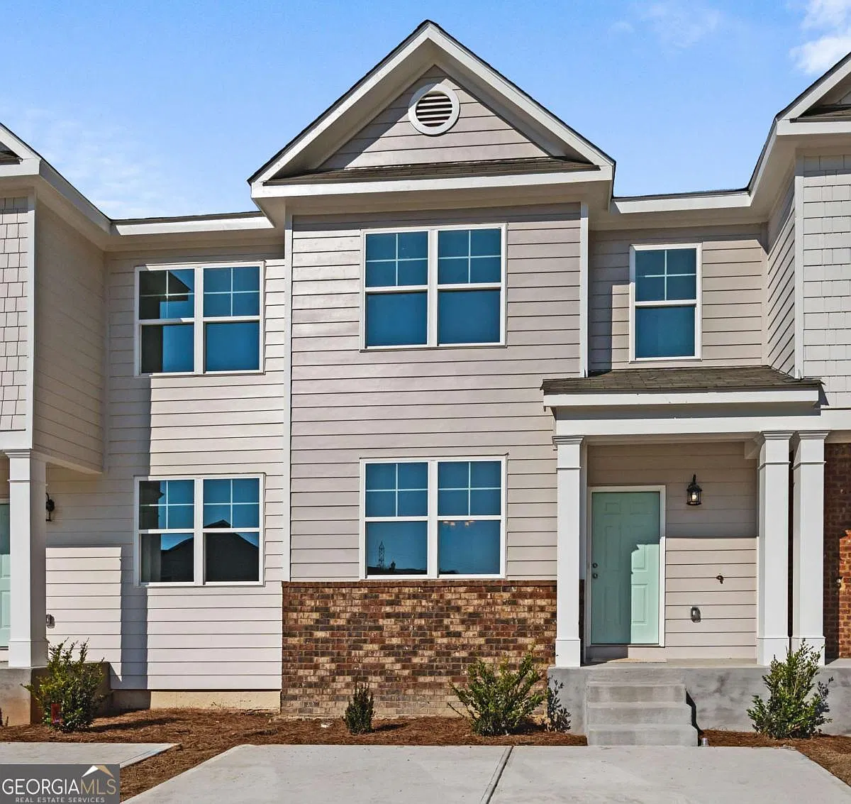 3 bed, 2.5 bath, 1492 sqft, $1,995 — Photo 1