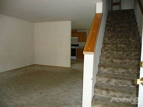 4th image of 739 East St