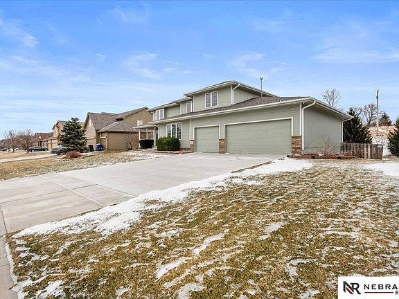 2nd image of 2205 Oriole Dr