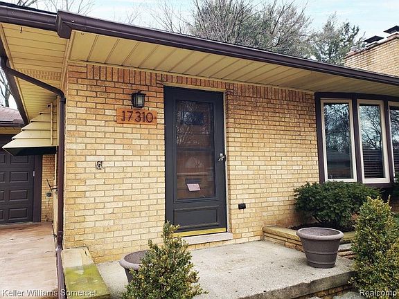 4th image of 17310 Kinross Ave