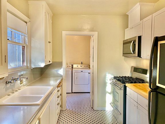 3rd image of 2037 Granada Ave #2037