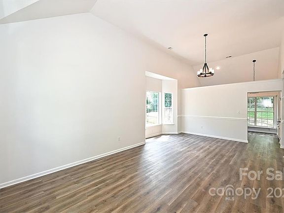 3rd image of 9738 Clifton Meadow Dr