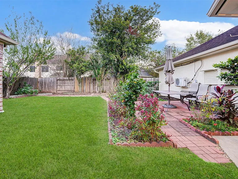 2027 Westshore Dr — Photo 43