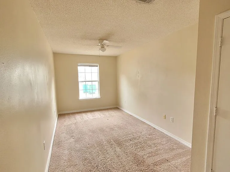 647 Virginia Oak Ct — Photo 7