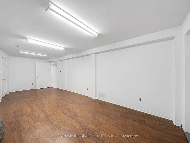 56 Ballard Cres #LOWER — Photo 20