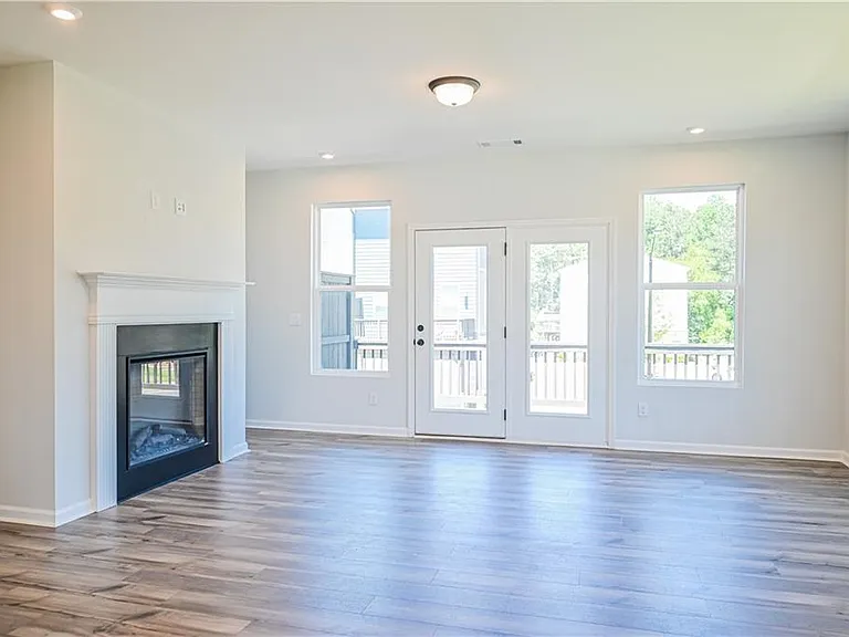 756 Payton Ln — Photo 14