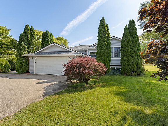2nd image of 4079 Bennett Ct
