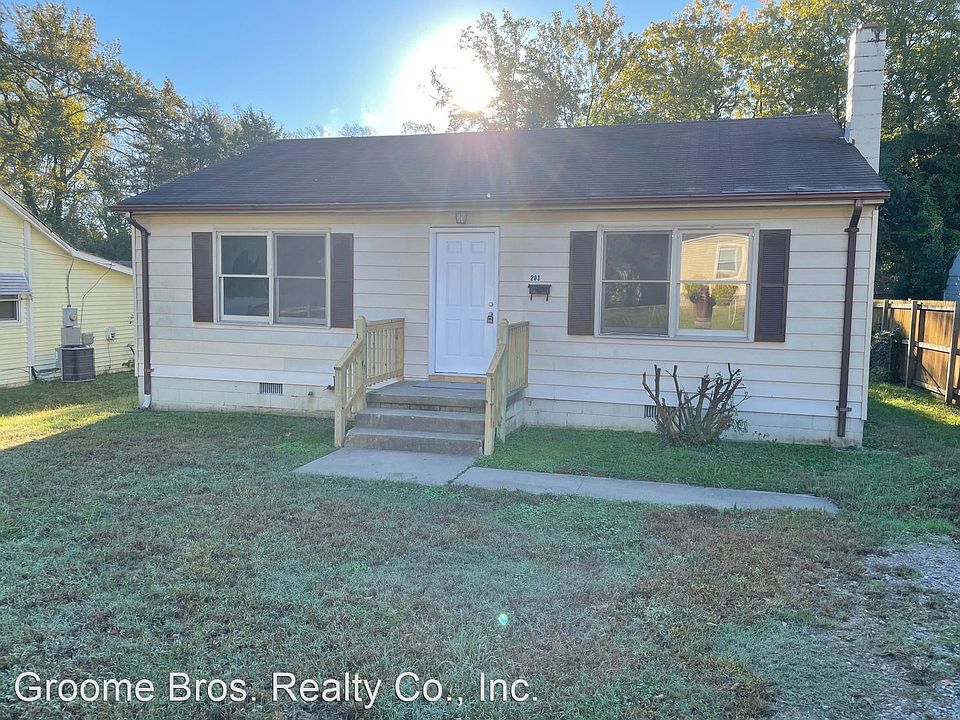 1st image of 203 N Fern Ave