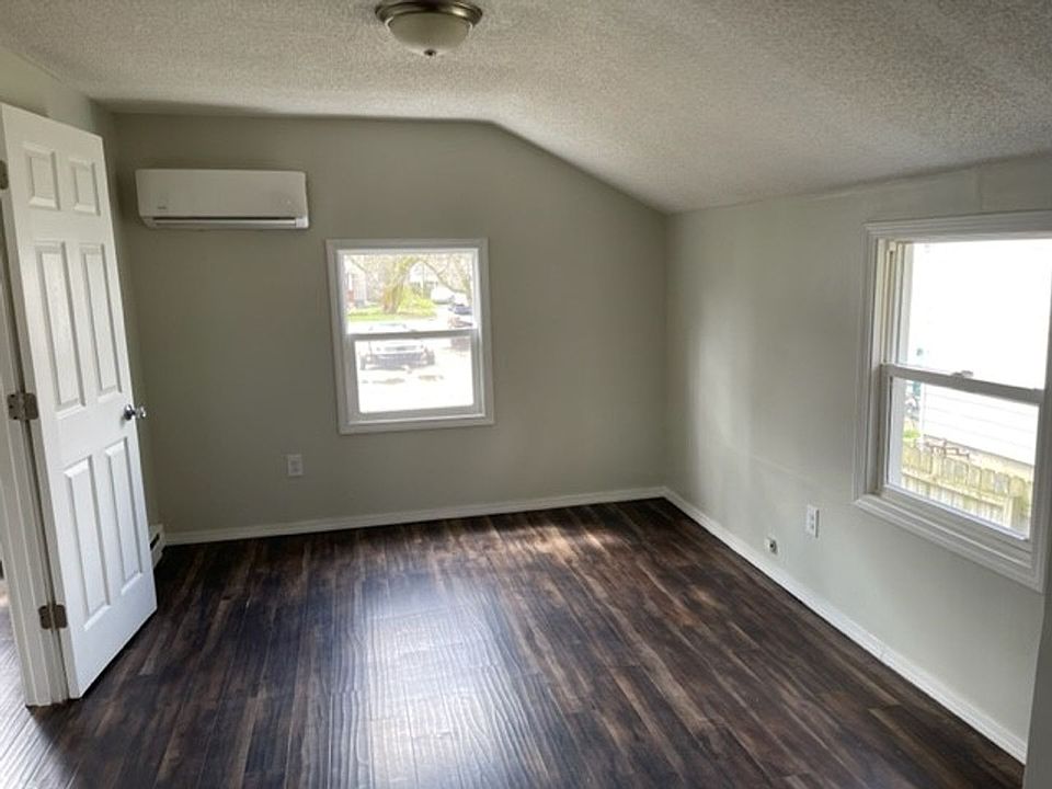2nd image of 409 E Campbell Ave