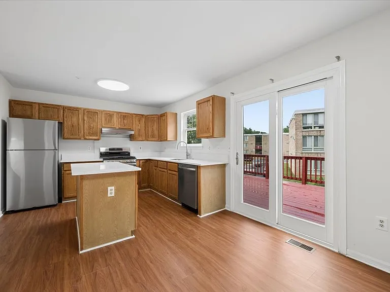 442 Blossom Ln — Photo 13