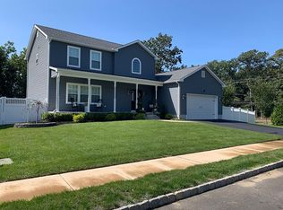 2 Cindy Ct, Howell, NJ 07731