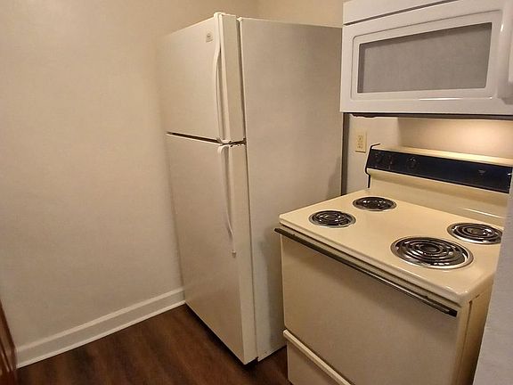 4th image of 54 Cheryl Ln