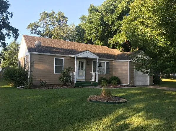 307 Lake Rd, Olpe, KS 66865
