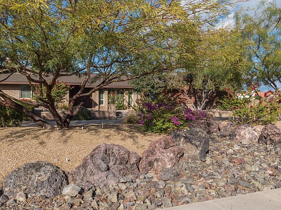 2nd image of 2830 W Glenn Dr