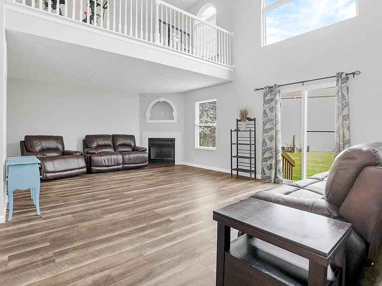920 Sara Ct #920 — Photo 10