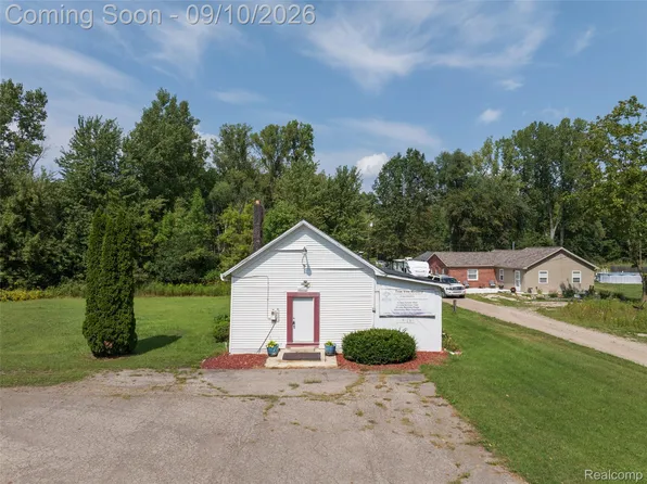 44000 Willow Rd, Belleville, MI 48111