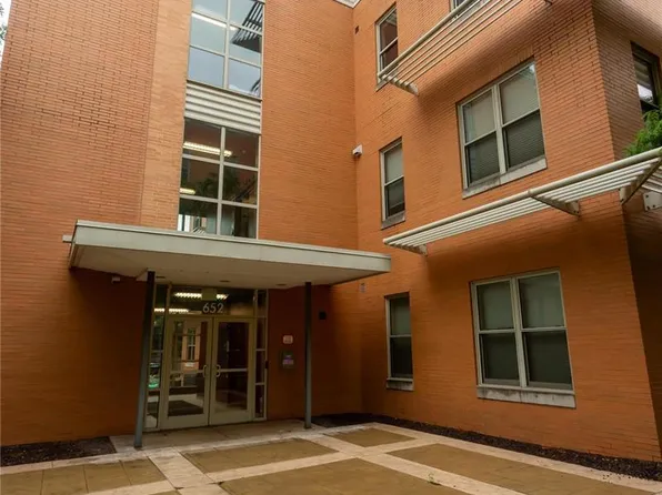 652 Emerson Rd APT 303, Saint Louis, MO 63141