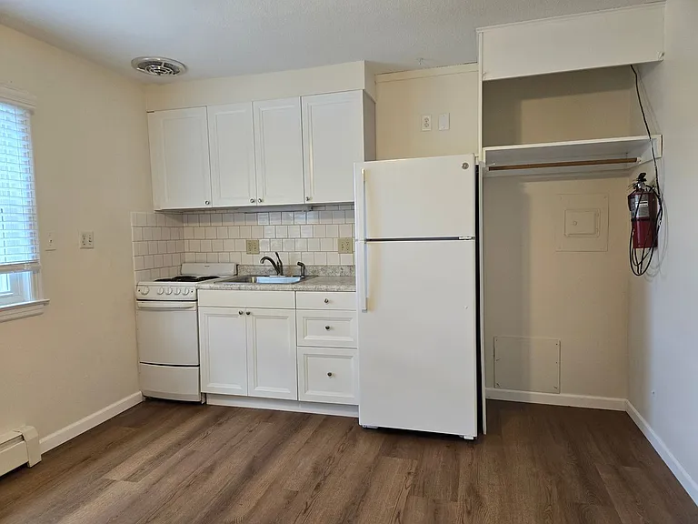 1015 W Benton St — Photo 4