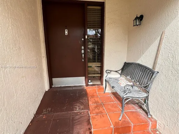 12425 SW 94th Ln, Miami, FL 33186