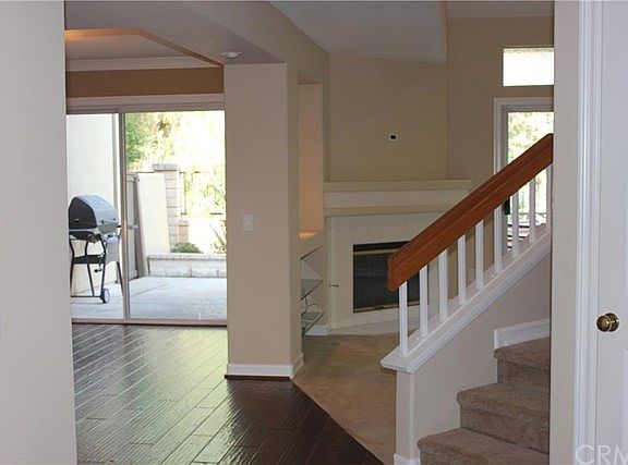 4th image of 553 S Glenhurst Dr