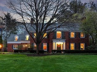 904 Plymouth Rd SE, East Grand Rapids, MI 49506