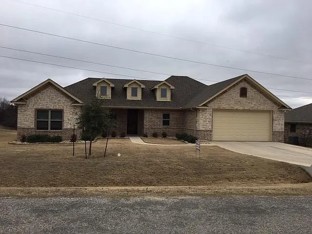 2939 Meandering Way