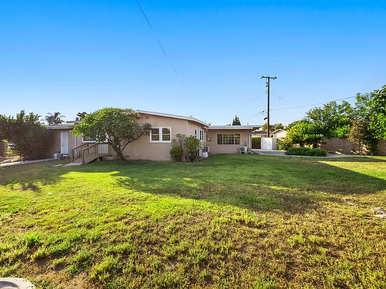 1019 W Pine St — Photo 26