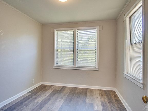 4th image of 1016 W Maxwell St