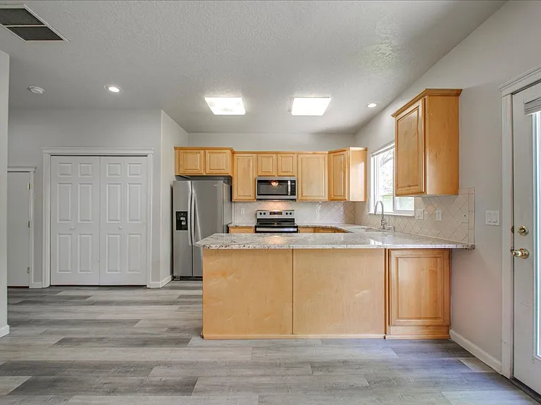 1875 W Nez Perce St — Photo 14