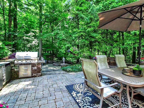3rd image of 6406 Woodberry Ct