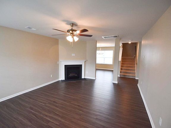 2nd image of 2030 Pippen Ave