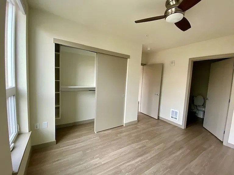 Lexington Apartments — Photo 37