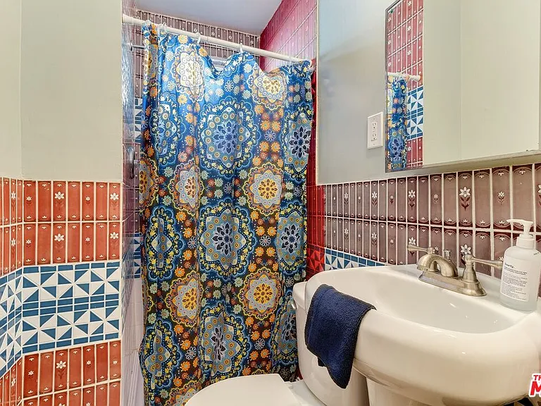 6659 Amigo Ave — Photo 33