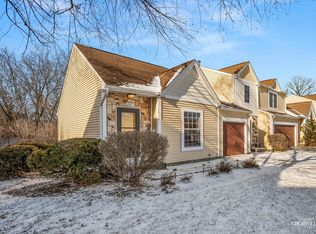2027 Teton Pkwy, Algonquin, IL
