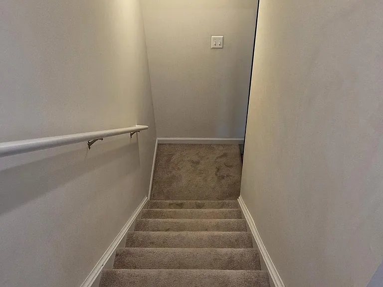 102 Spring Pl — Photo 21