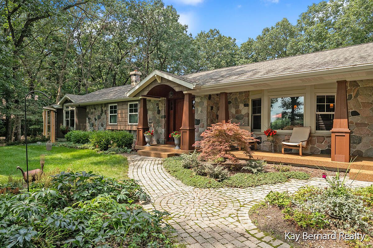 2707 Anderwald Ln SE, Ada, MI 49301 | Zillow