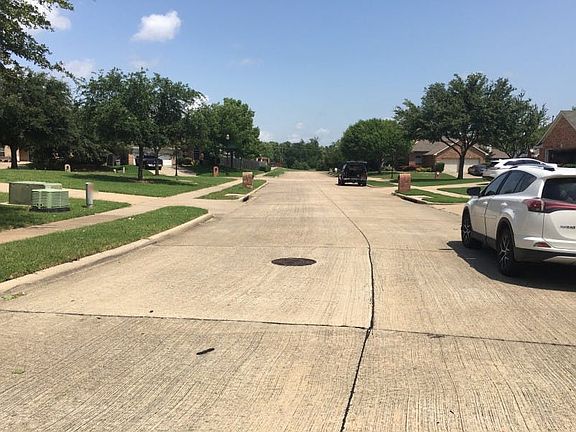 4th image of 2809 Blue Heron Dr