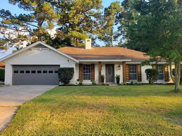 2205 Oak Forest Dr, Orange, TX 77632