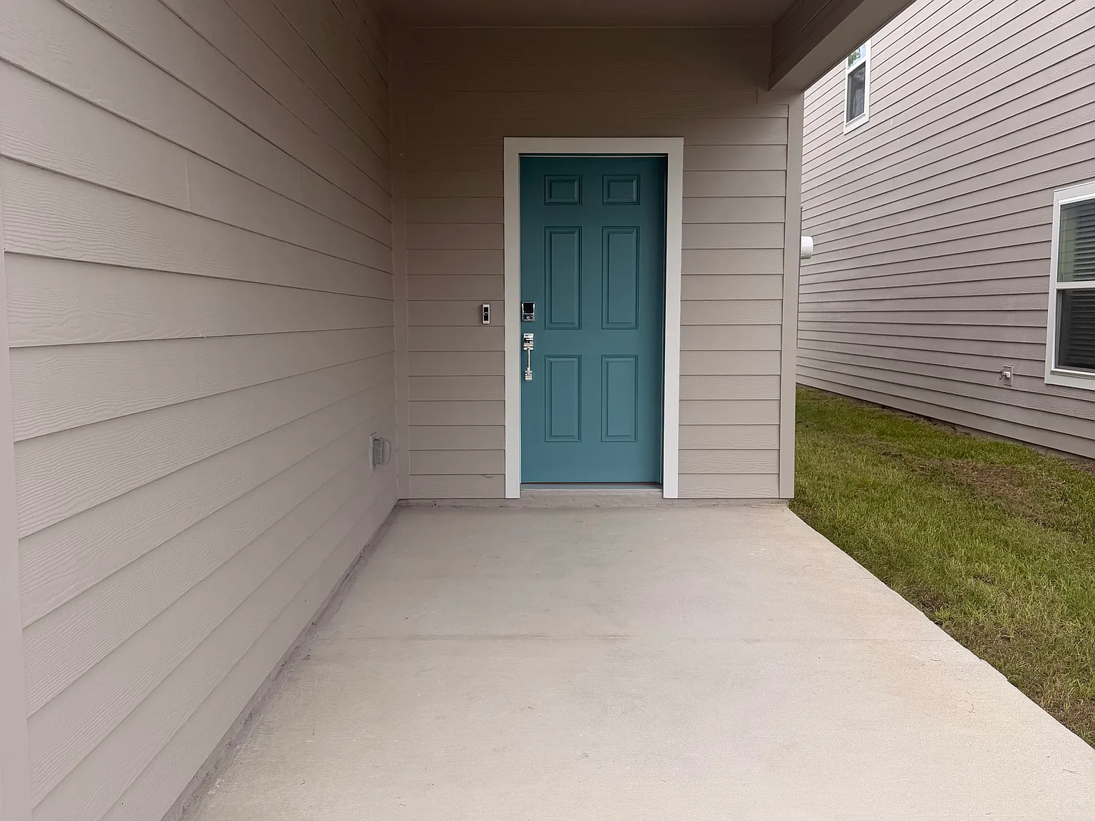 3 bed, 2.5 bath, 1760 sqft, $2,175 — Photo 3
