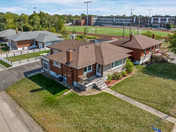 419 Steele St, Pt Colborne, ON L3K 4Y1